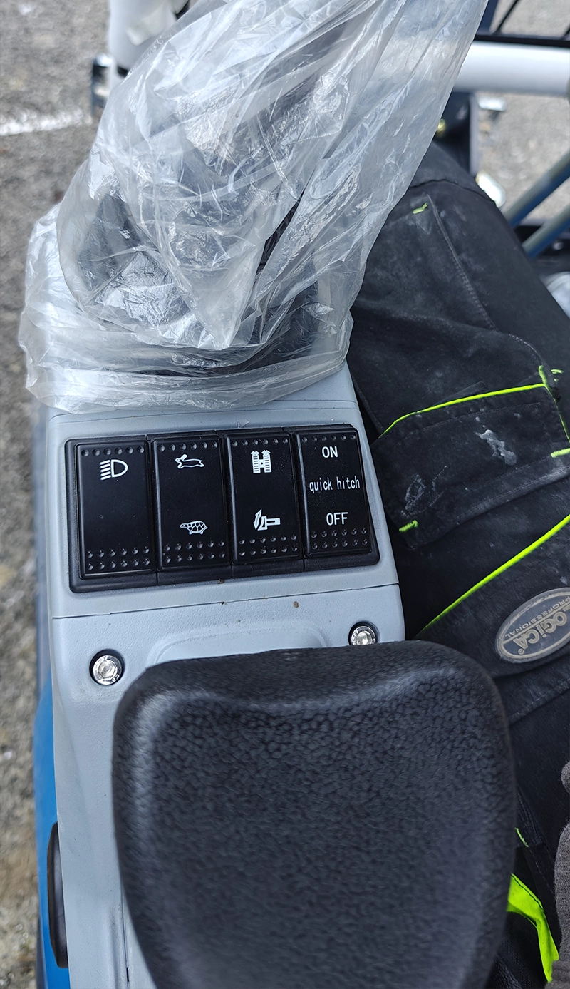 Dettaglio MINIESCAVATORE R15 ECO CON BENNA 40CM E ATTACCO RAPIDO - Foto 2