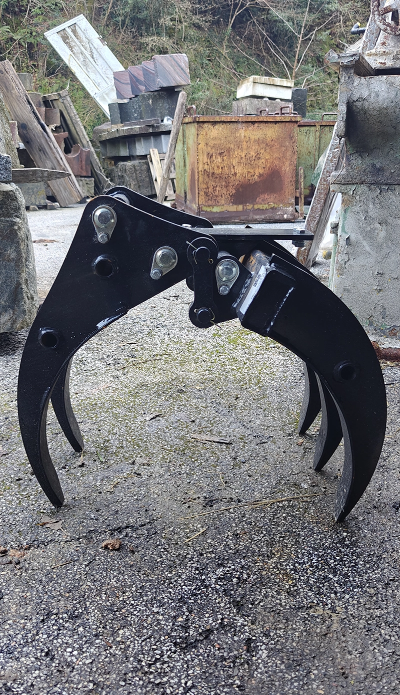 Dettaglio MINIESCAVATORE R15 ECO CON BENNA 40CM E ATTACCO RAPIDO - Foto 1